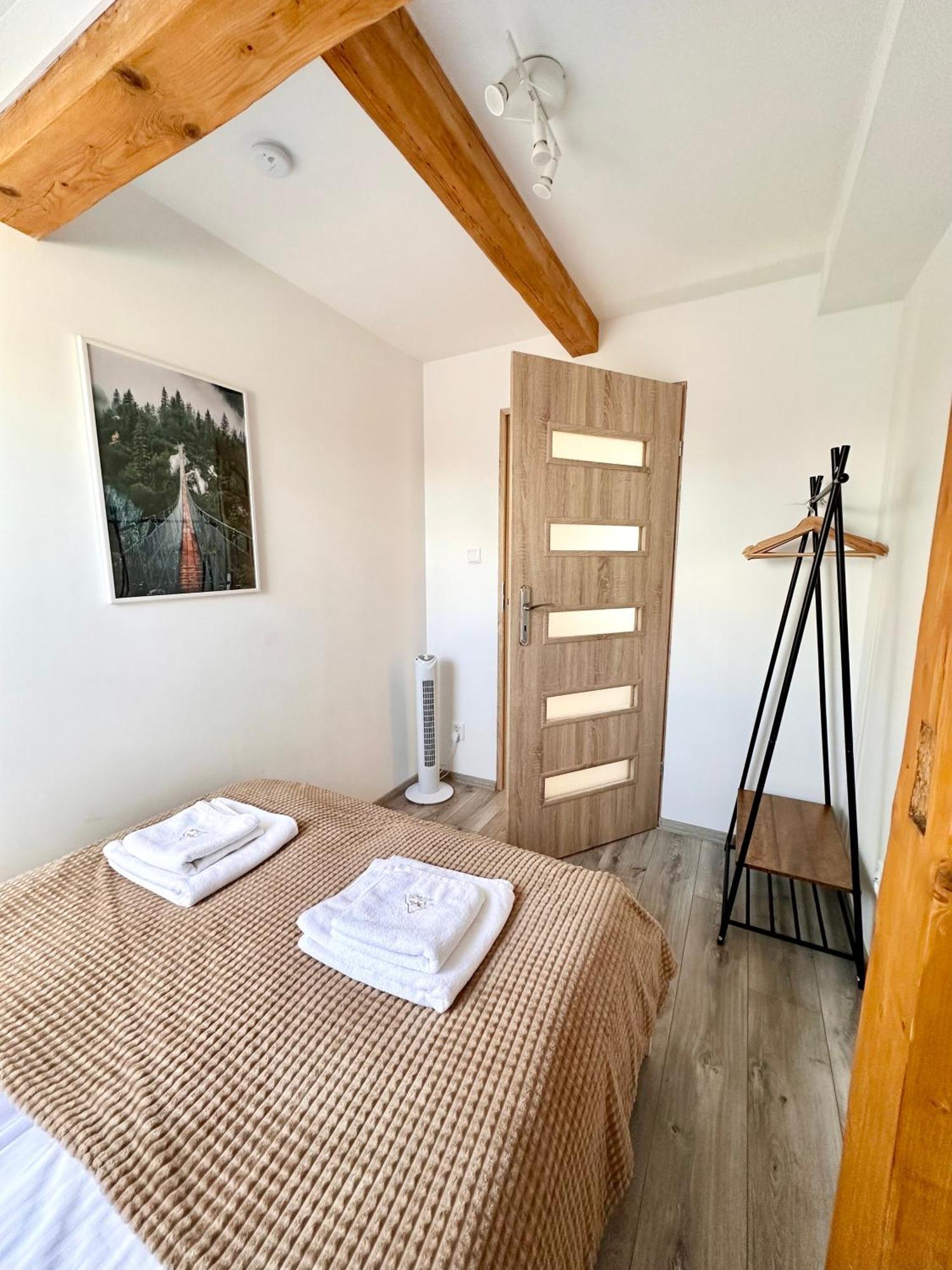 Apartment Klimatyczny Nr 8 Z Widokiem Na Gory Sowie *
